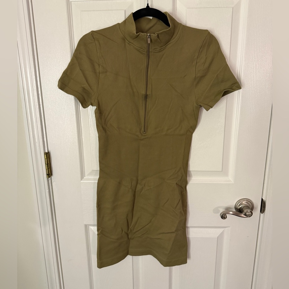 OQQ Olive Green Ribbed Short Sleeve Dress